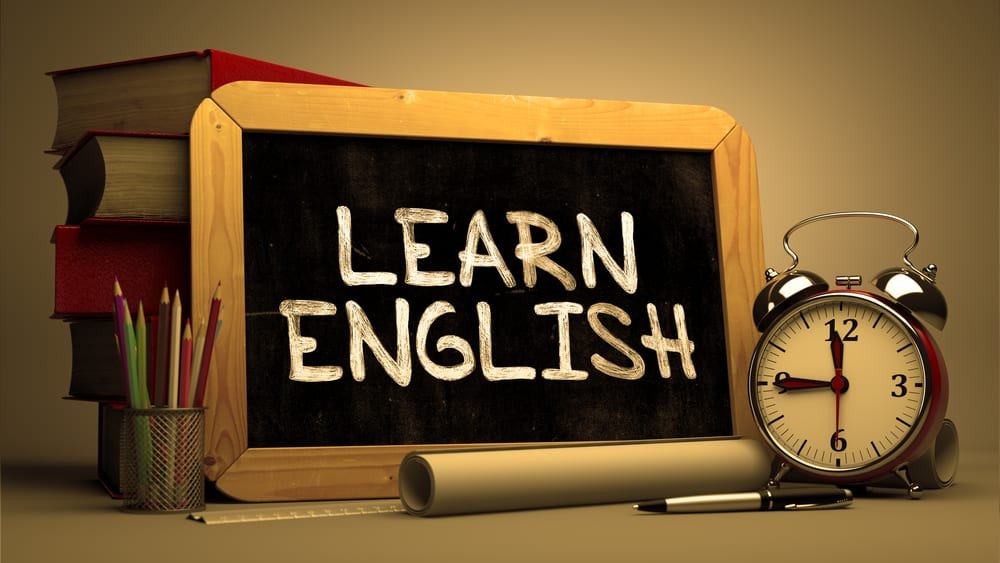 英語の習得には何時間必要?日本人が英語を話せるようになるまで MakoStars LLC/ MakoStasr learn english chalkboard